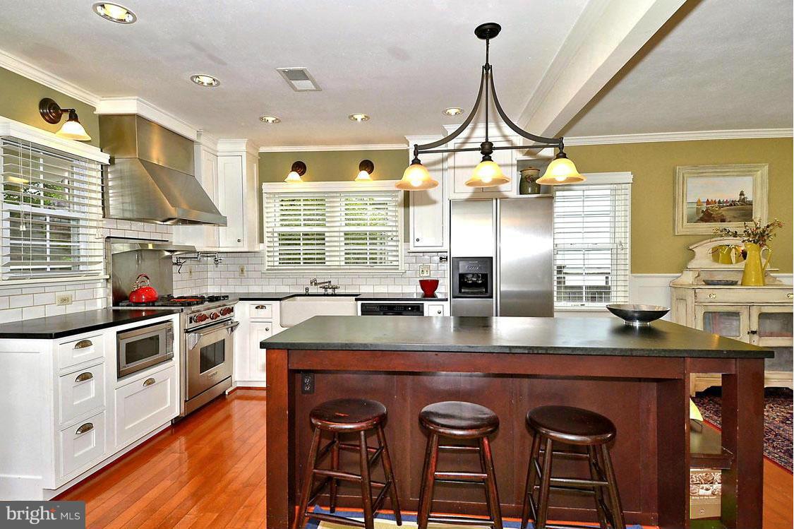 901 Spa Road Annapolis, MD 21401 - Photo 5 of 30 Urban Bistro Gathering Kitchen