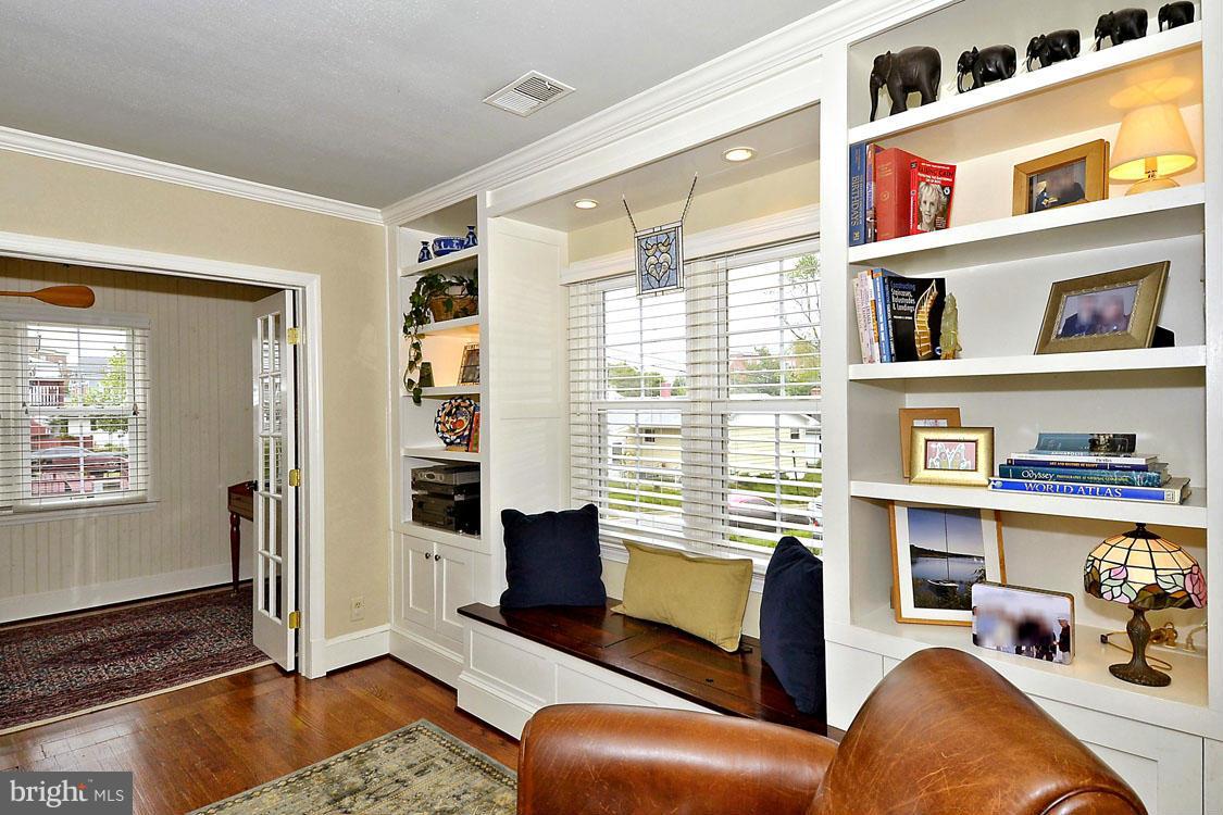 901 Spa Road Annapolis, MD 21401 - Photo 10 of 30 Custom Window Banquette and Bookcases