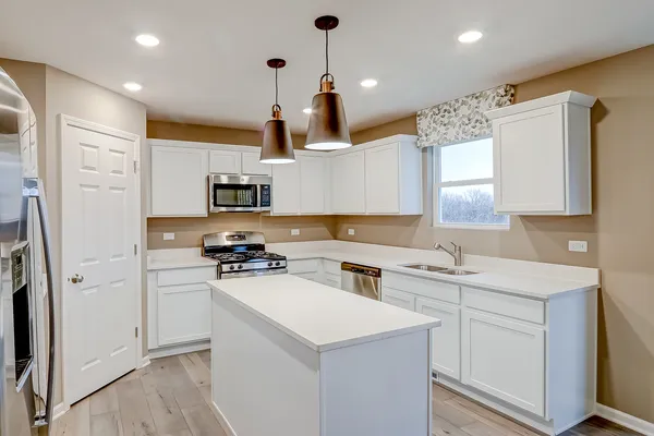 $479,990 | 138 Piper Glen Avenue, Oswego, IL 60543