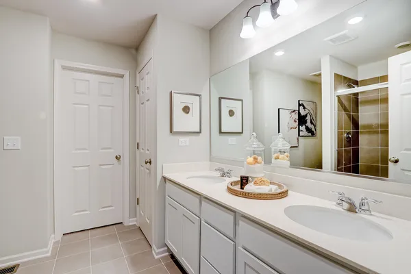 $479,990 | 138 Piper Glen Avenue, Oswego, IL 60543