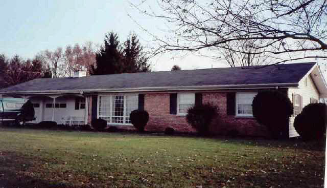 4057 North Sullivan Road Leesburg, IN 46538 - Photo 1 of 1 Gallery Image 1