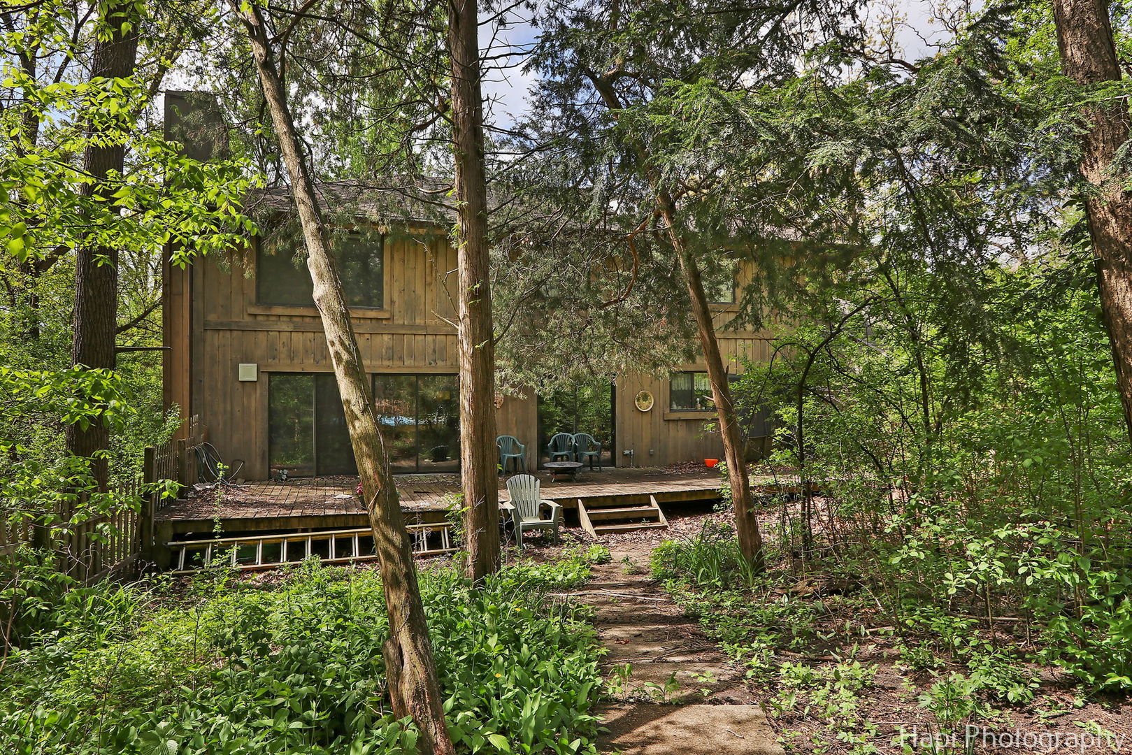 24570 West Middle Frk Road Barrington, IL 60618 - Photo 24 of 31 a backyard of a house with lots of green space