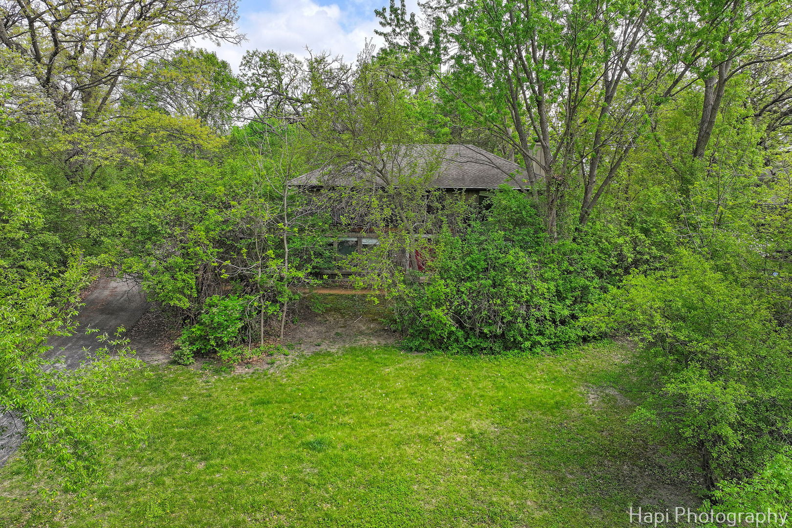 24570 West Middle Frk Road Barrington, IL 60618 - Photo 4 of 31 a view of a garden