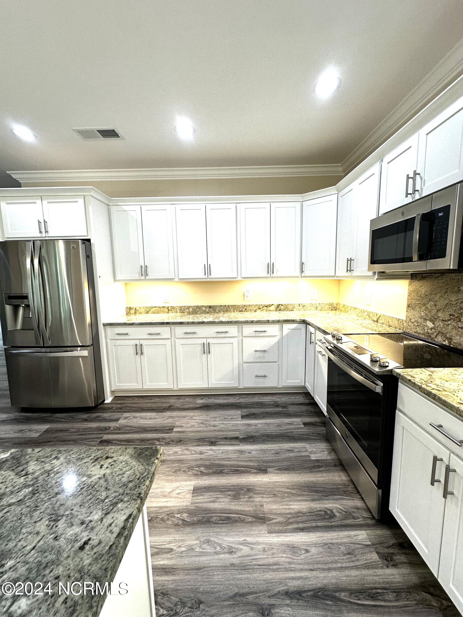 318 Rory Court Southern Pines, NC 28387 - Photo 18 of 63 Kitchen 5