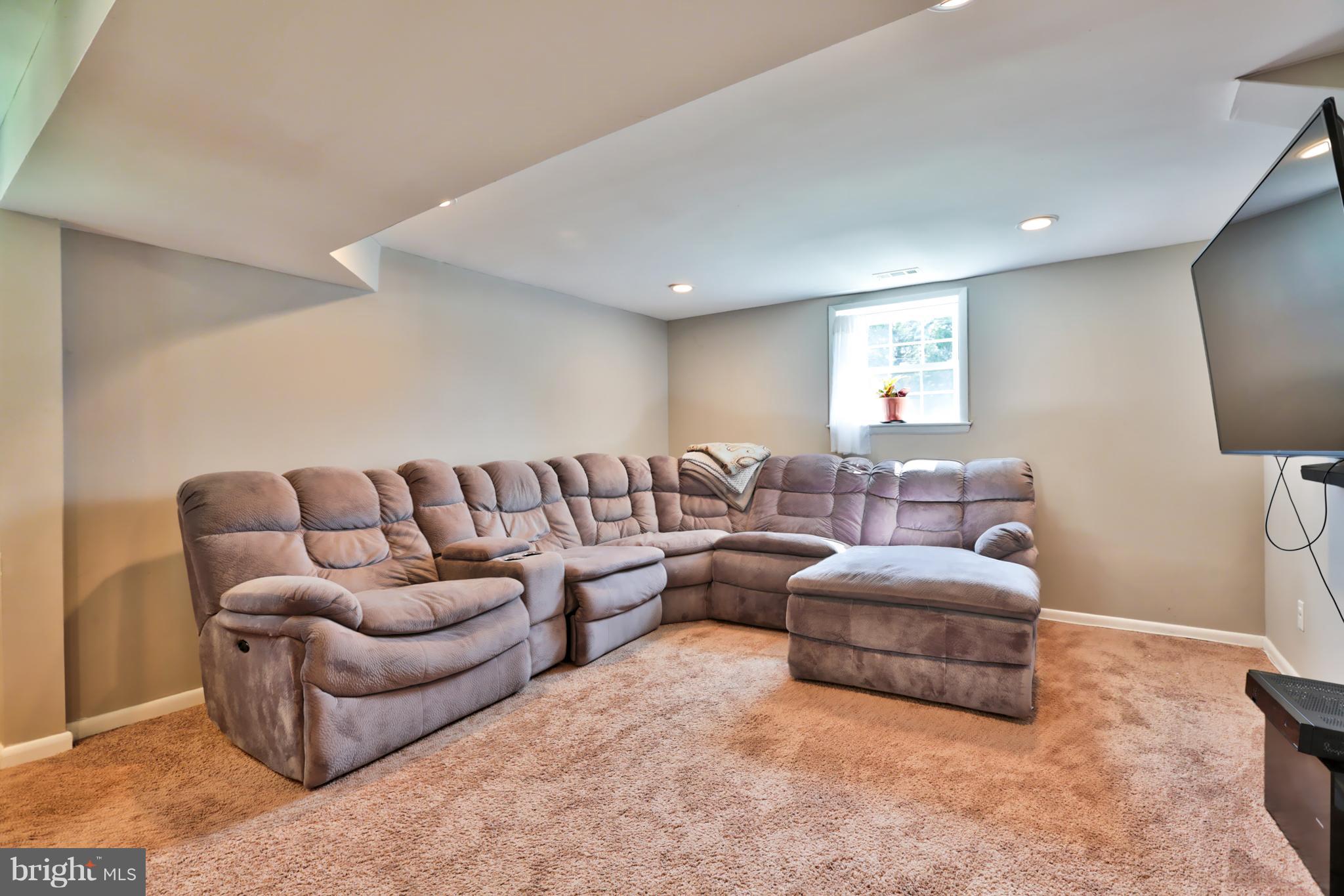 6022 Point Pleasant Road Baltimore, MD 21206 - Photo 14 of 23 Large finished lower level