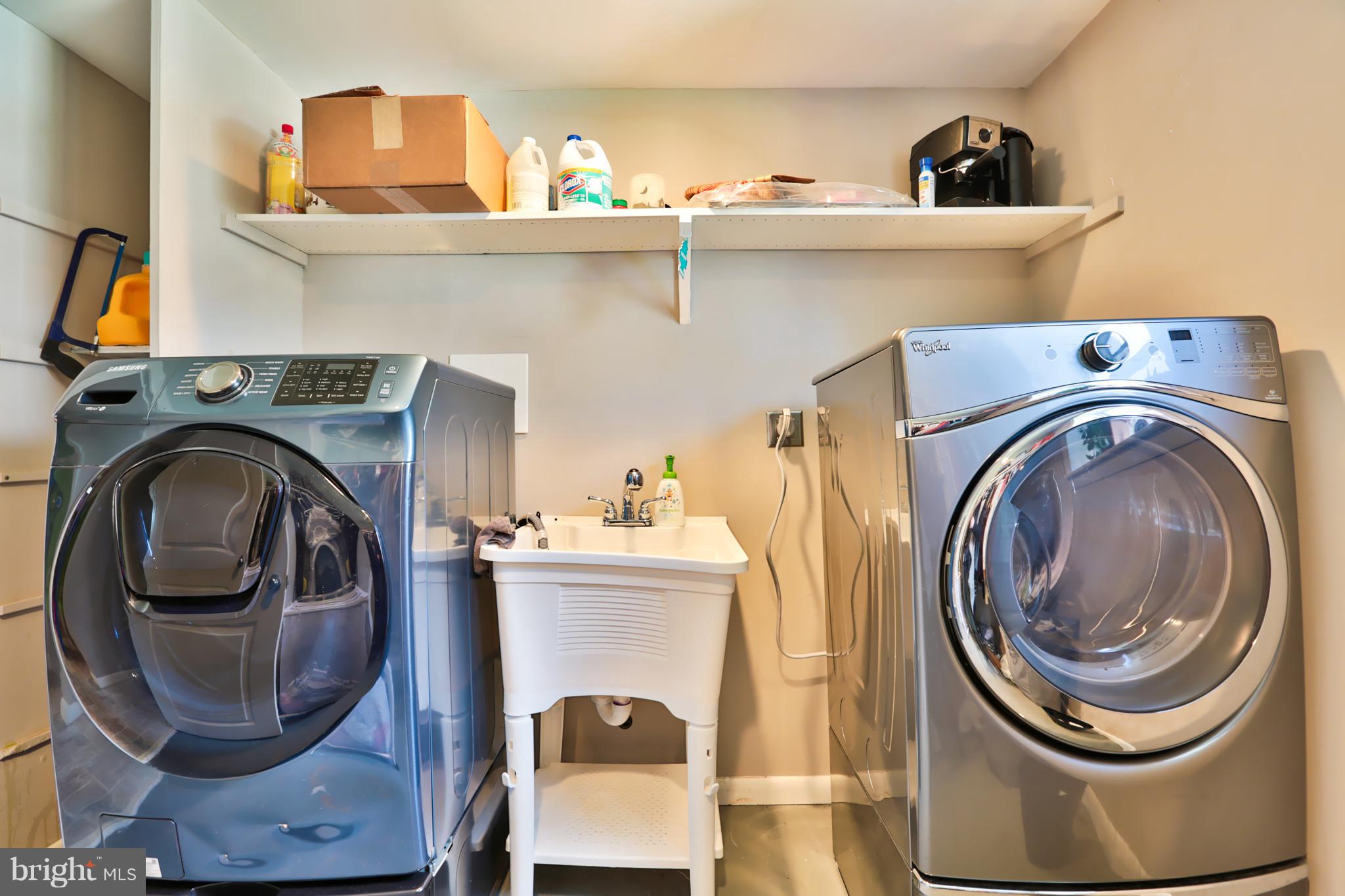 6022 Point Pleasant Road Baltimore, MD 21206 - Photo 17 of 23 Washer and dryer included!