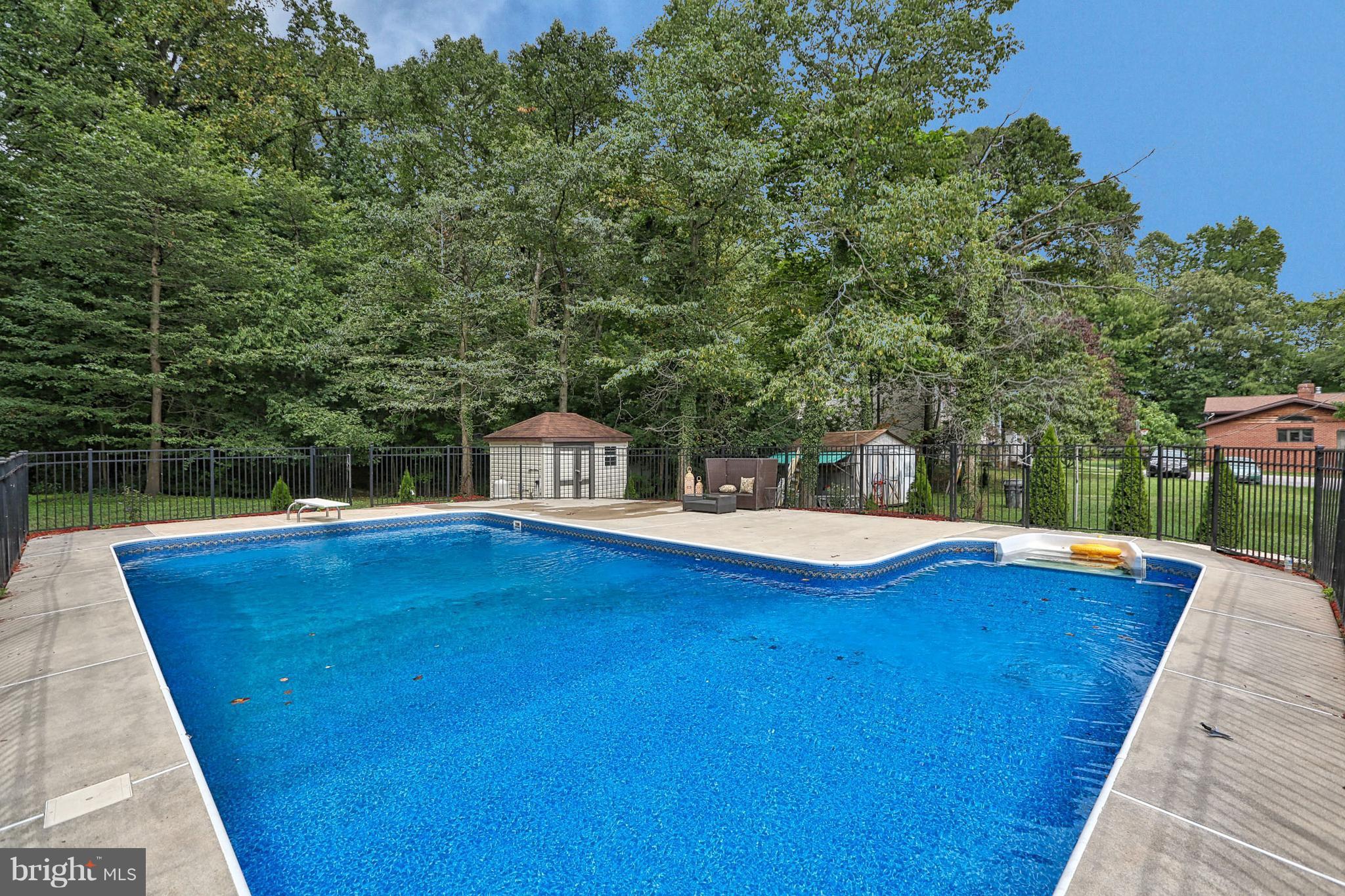 6022 Point Pleasant Road Baltimore, MD 21206 - Photo 20 of 23 Great poolside patio, perfect for entertaining!