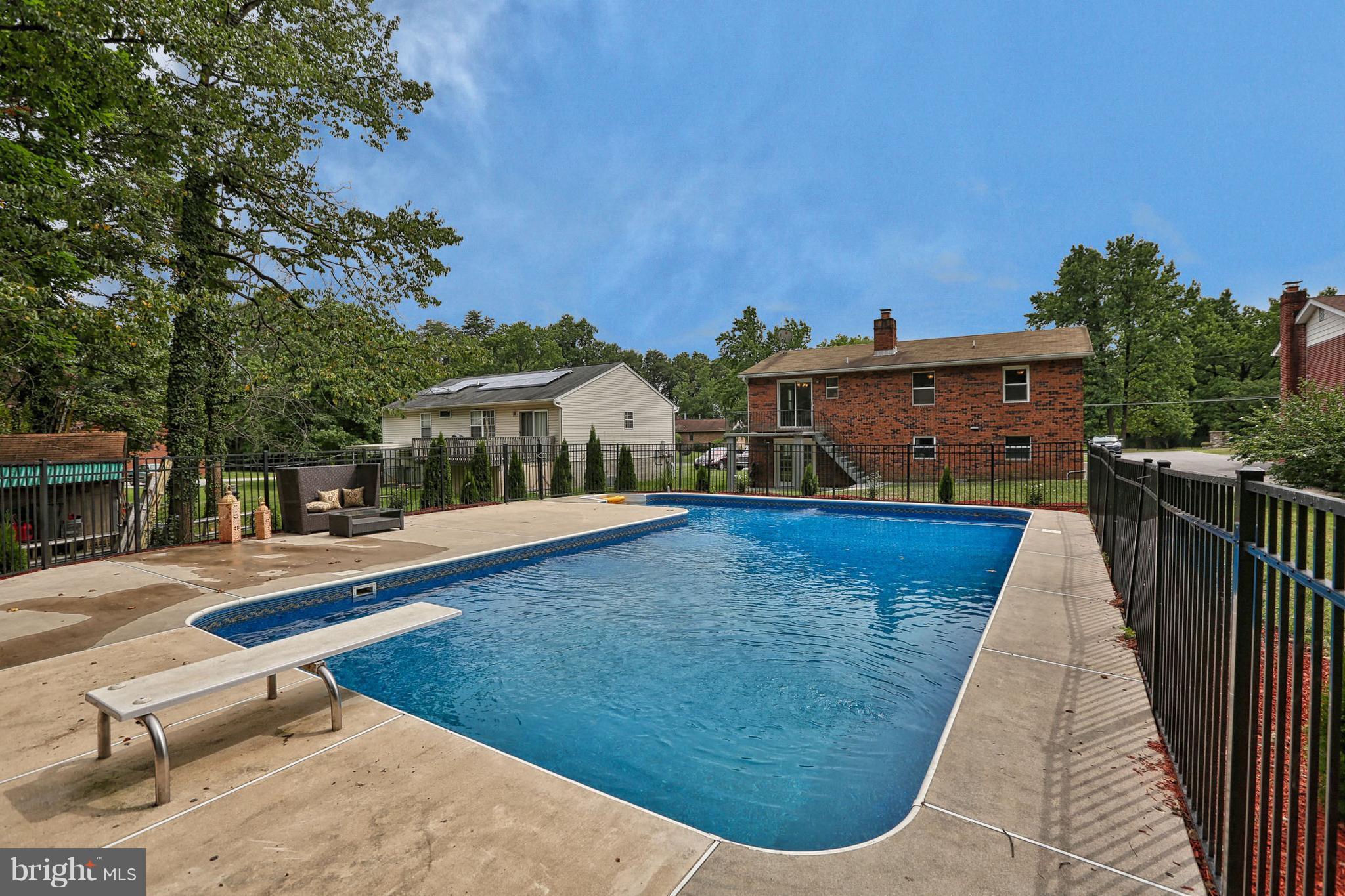 6022 Point Pleasant Road Baltimore, MD 21206 - Photo 3 of 23 feel like you are on vacation every day!