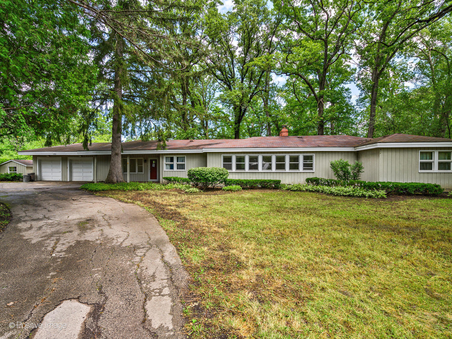 1360 West Everett Road Lake Forest, IL 60045 - Photo 1 of 14 a front view of house with yard