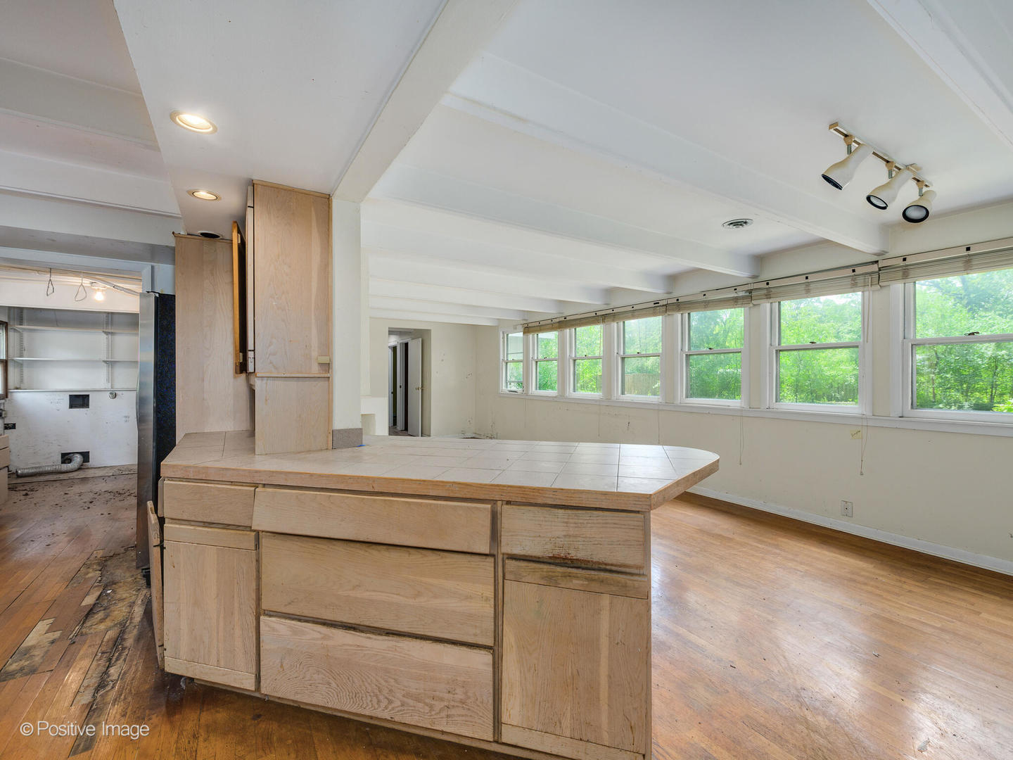 1360 West Everett Road Lake Forest, IL 60045 - Photo 5 of 14 a view of a kitchen with a window