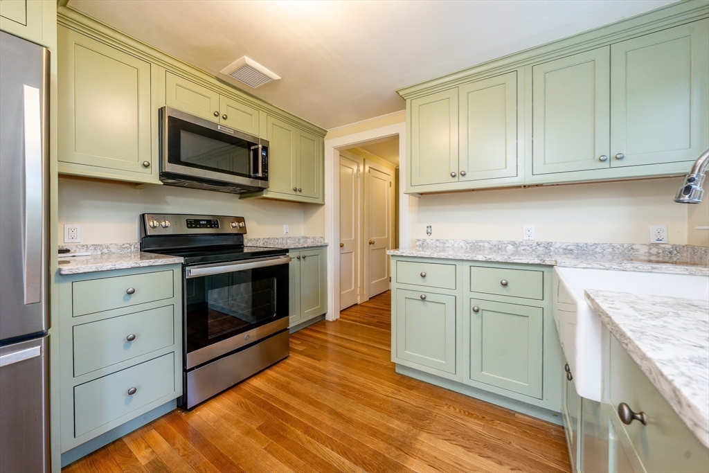 54 Murphy Road Barnstable, MA 02601 - Photo 18 of 34