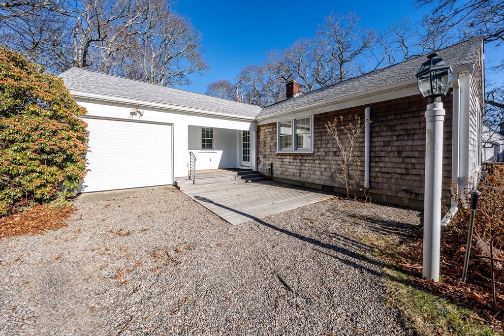 54 Murphy Road Barnstable, MA 02601 - Photo 2 of 34