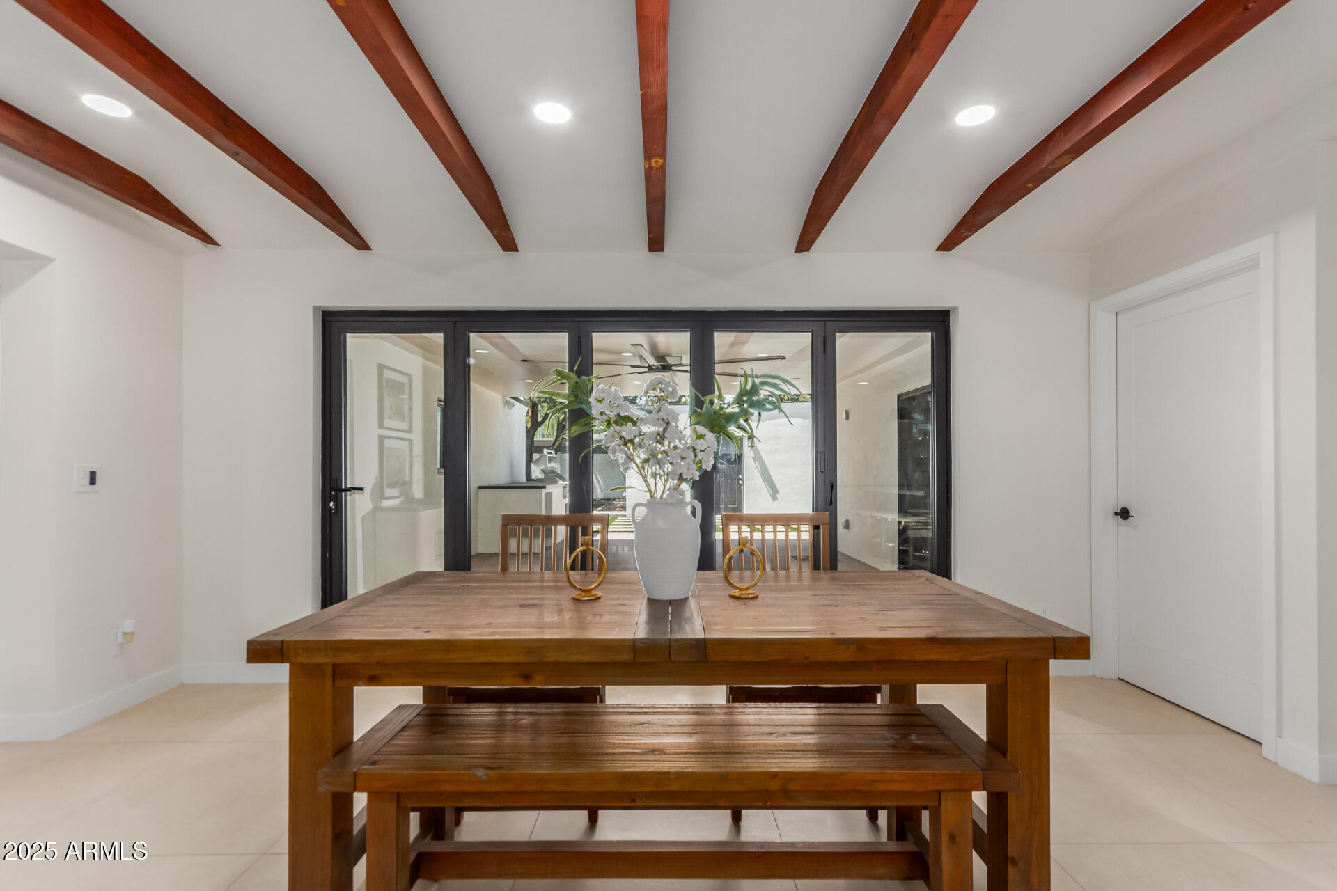 344 West Montecito Avenue Phoenix, AZ 85013 - Photo 4 of 17 10 Montecito