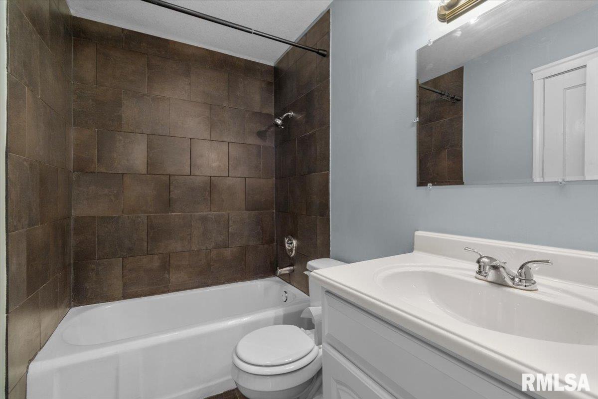 33 Belle Place Springfield, IL 62704 - Photo 15 of 28 Gallery Image 15