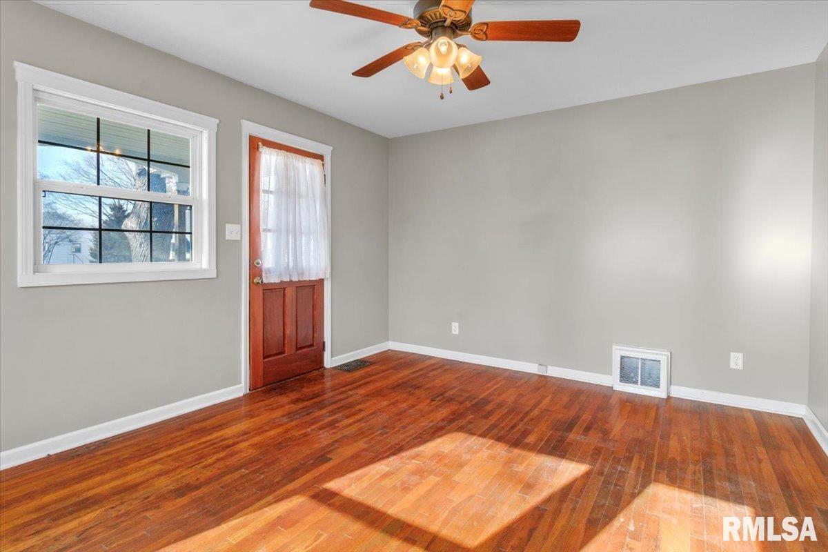33 Belle Place Springfield, IL 62704 - Photo 7 of 28 Gallery Image 7