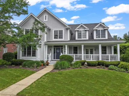 a view of a yard in front of a house