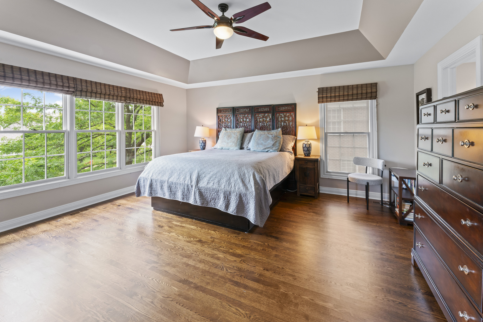1546 Midway Lane Glenview, IL 60026 - Photo 25 of 46 a living room with a bed furniture and a large window