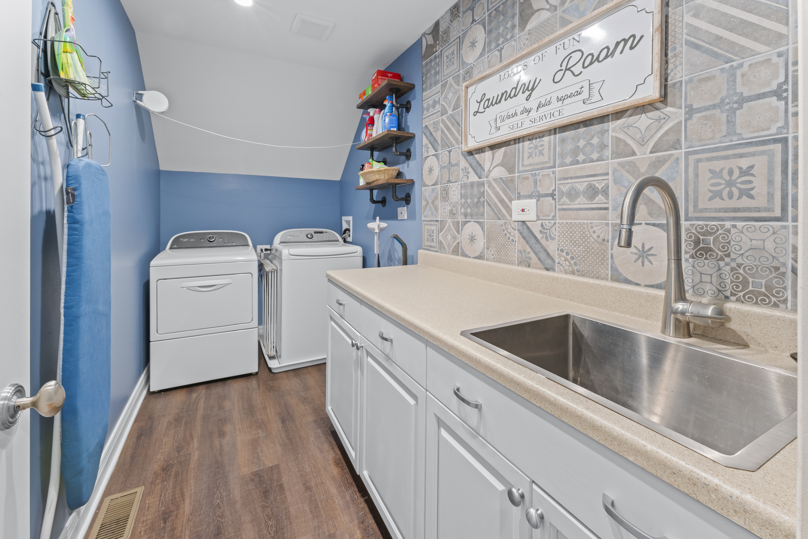 1546 Midway Lane Glenview, IL 60026 - Photo 32 of 46 a utility room with dryer and washer