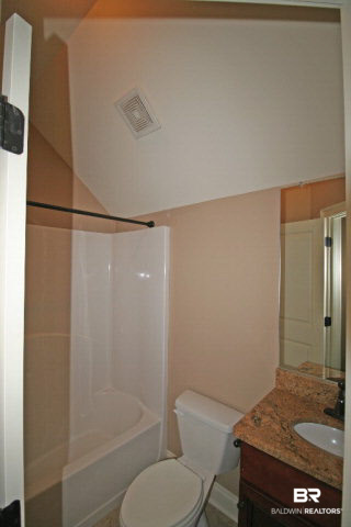9689 Bella Drive Daphne, AL 36526 - Photo 19 of 28 Bath 2 outside of bedroom 2