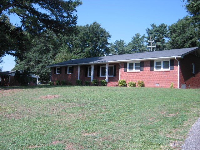 712 Archer Road Spartanburg, SC 29303 - Photo 1 of 26 Gallery Image 1