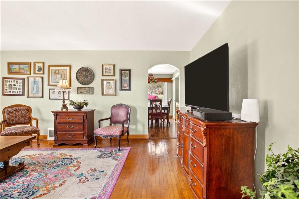 891 Main Street Addison, PA 15411 - Photo 4 of 41