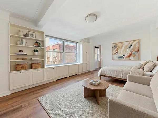 $350,000 | 70 Remsen Street, Unit 9E | Brooklyn Heights