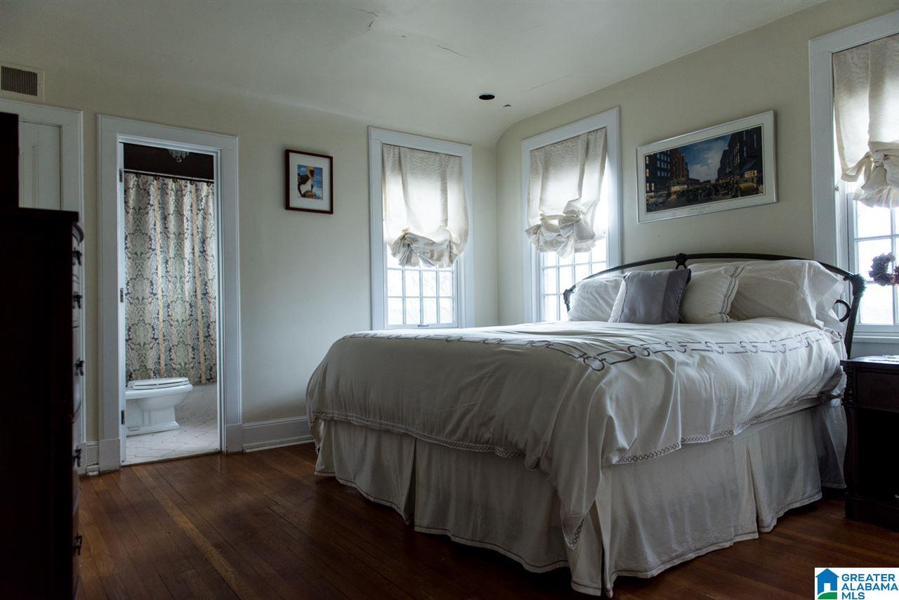 2640 Crest Road South Birmingham, AL 35223 - Photo 25 of 33