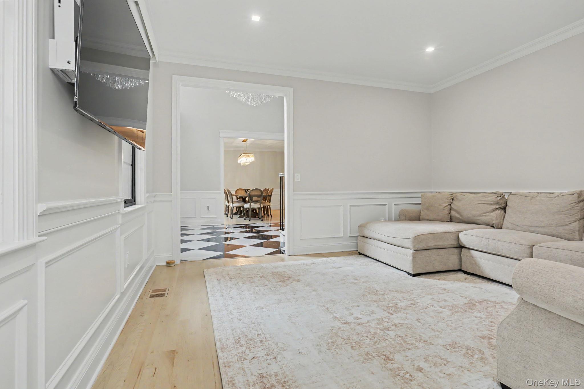 333 Lyncroft Road New Rochelle, NY 10804 - Photo 18 of 44 2nd family room.