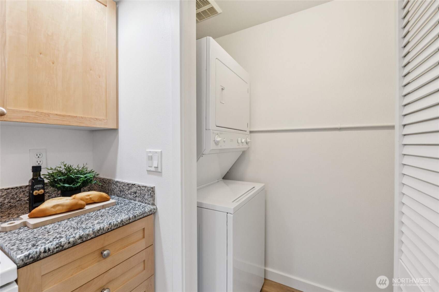 2331 42nd Avenue Southwest, Unit 414 Seattle, WA 98116 - Photo 11 of 23