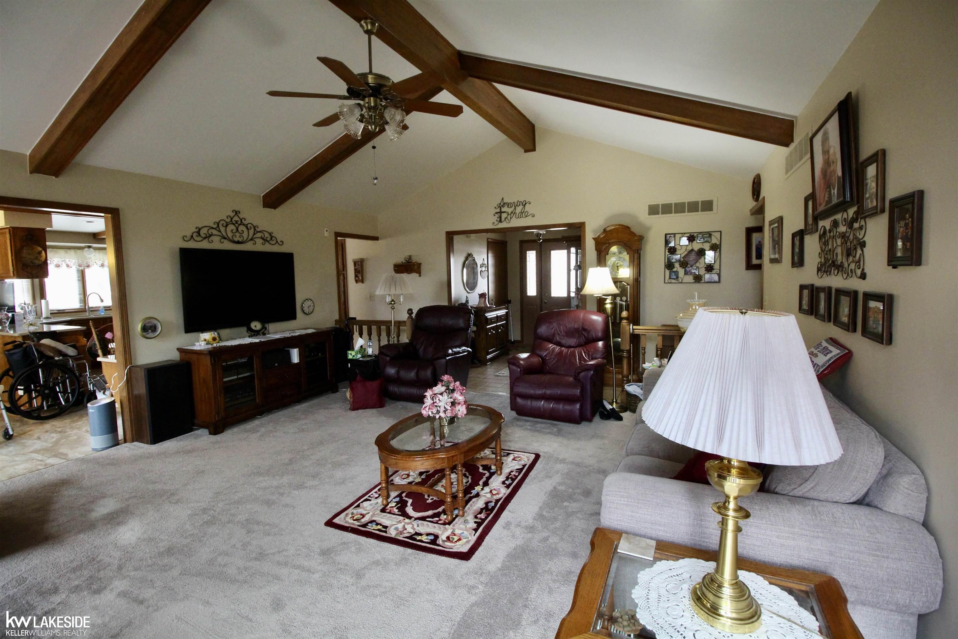 46259 Butte Drive Macomb, MI 48044 - Photo 3 of 35 50133983-1bbb2685-543a-4fe2-bd47-a2f7bf2f48f9.JPG
