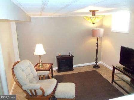 5000 Pilgrim Road Baltimore, MD 21214 - Photo 14 of 30 Family Room