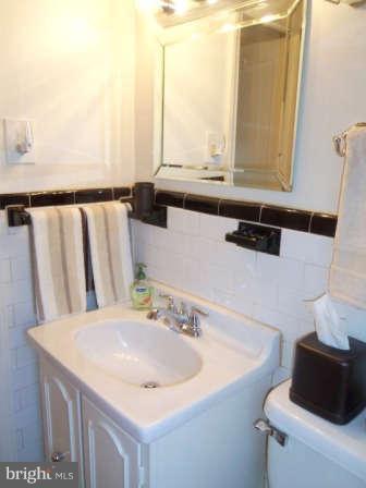 5000 Pilgrim Road Baltimore, MD 21214 - Photo 18 of 30 Bath