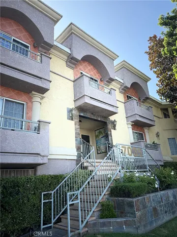 $2,600 | 7035 Woodley Avenue, Unit 113, Van Nuys, CA 91406