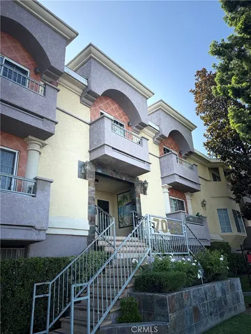$2,600 | 7035 Woodley Avenue, Unit 113, Van Nuys, CA 91406