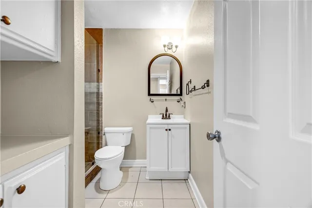 $2,600 | 7035 Woodley Avenue, Unit 113, Van Nuys, CA 91406