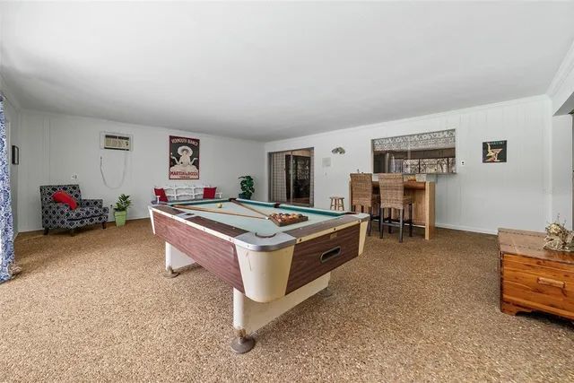 a en suite bathroom with a sink and a mirror