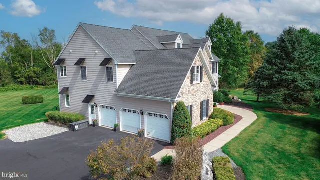 $1,299,900 | 2 Dairy Farm Lane, Lambertville, NJ 08530