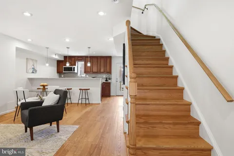 $850,000 | 329 18th Place Northeast, Washington, DC 20002