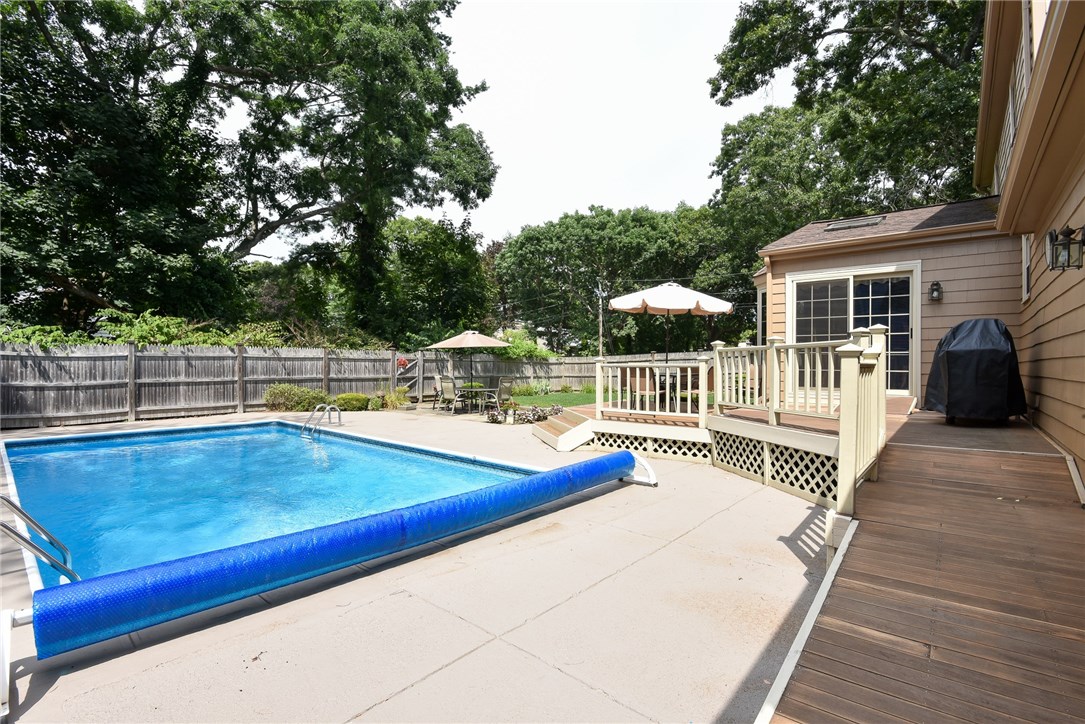 15 Peacock Road Warwick, RI 02886 - Photo 11 of 40