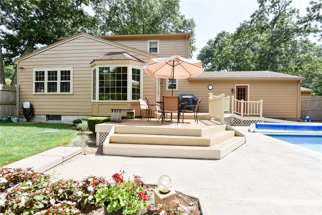 15 Peacock Road Warwick, RI 02886 - Photo 10 of 40