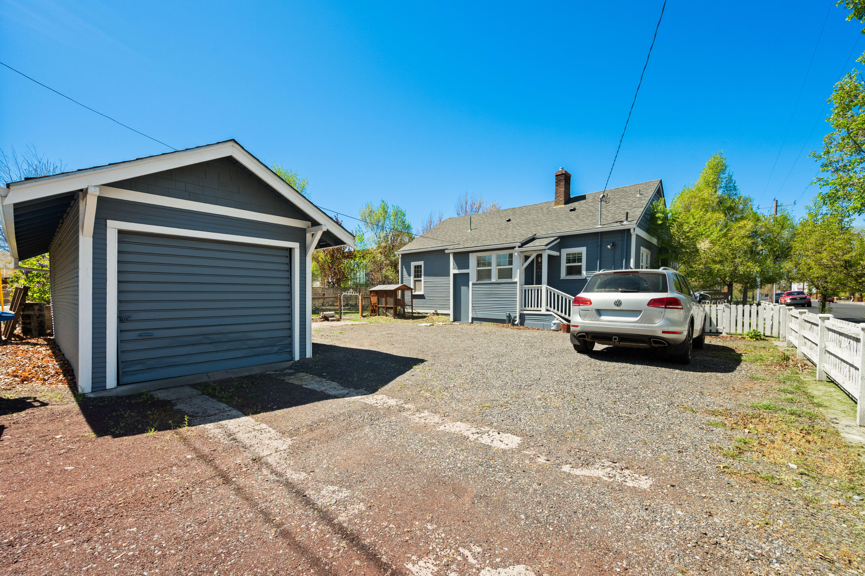 714 Southwest Cascade Avenue Redmond, OR 97756 - Photo 34 of 35 714SWCascadeAve-15