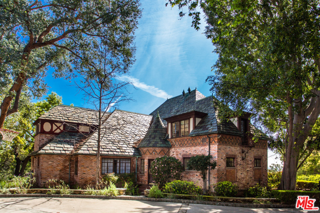 14 Oakmont Drive Los Angeles, CA 90049 - Photo 2 of 26