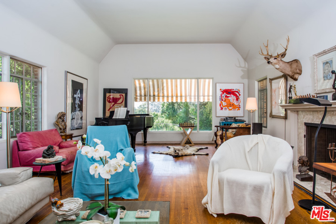 14 Oakmont Drive Los Angeles, CA 90049 - Photo 11 of 26