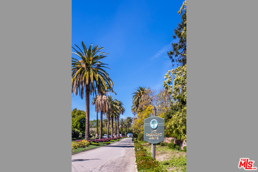 14 Oakmont Drive Los Angeles, CA 90049 - Photo 26 of 26