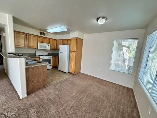 $1,200 | 5710 East Tropicana Avenue, Unit 2230, Las Vegas, NV 89122
