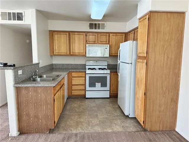 $1,200 | 5710 East Tropicana Avenue, Unit 2230, Las Vegas, NV 89122