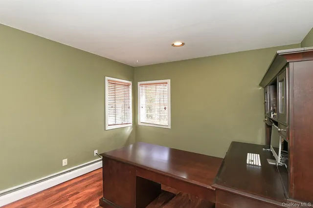 $1,595,000 | 17 Susan Lane, Dix Hills, NY 11746