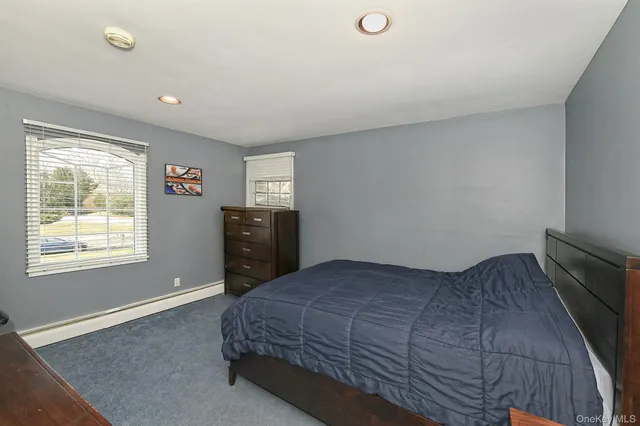 $1,595,000 | 17 Susan Lane, Dix Hills, NY 11746