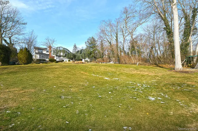 $1,595,000 | 17 Susan Lane, Dix Hills, NY 11746