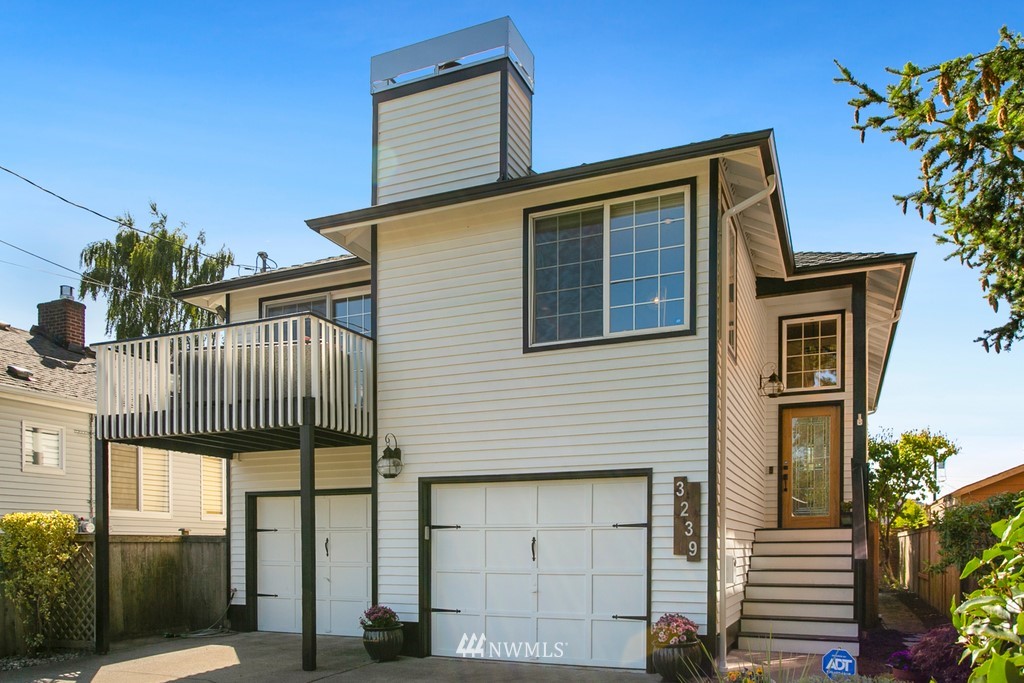 3239 Walnut Avenue Southwest Seattle, WA 98116 - Photo 1 of 26 Gallery Image 1